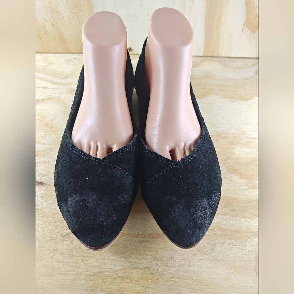 Toms Suede Diamond JuttiPointed Toe Flat Women's Size 10